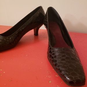 Black patent faux croc pumps